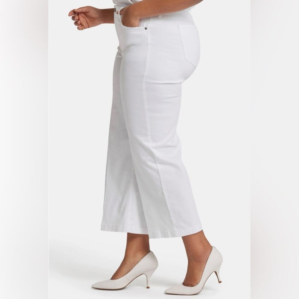 NYDJ Teresa Wide Leg Cropped Ankle Jeans in Plus Size Optic White Size 24W